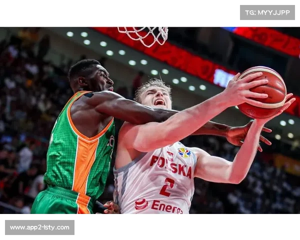 洲际杯决赛加时赛激烈对抗，双方门将表现成转折点